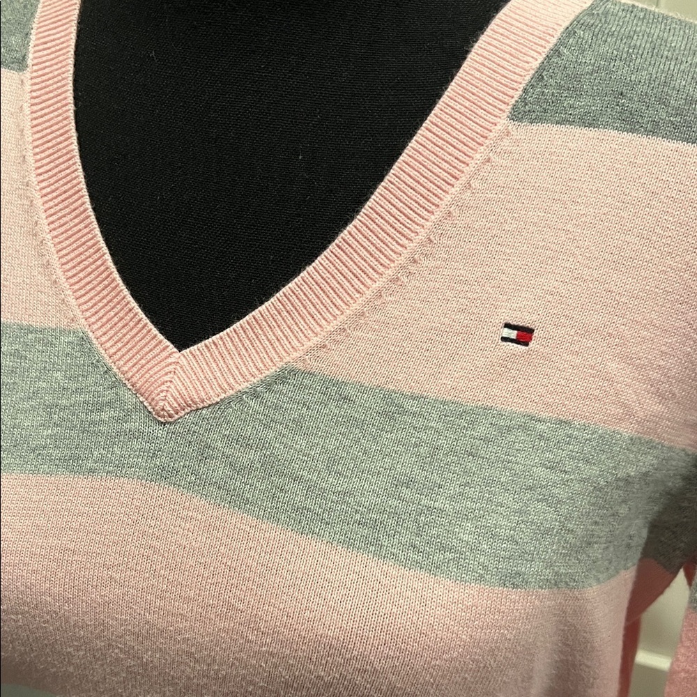 Tommy Hilfiger Pink Gray Sweater Size SP - Picture 3 of 5
